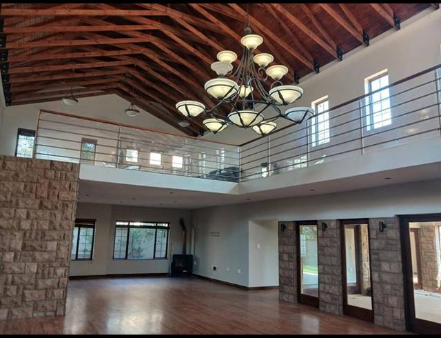 3 BEDROOM HOUSE FOR SALE IN MIDSTREAM ESTATE
